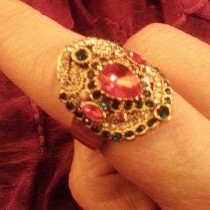 Beautiful Rhinestone Cocktail Ring